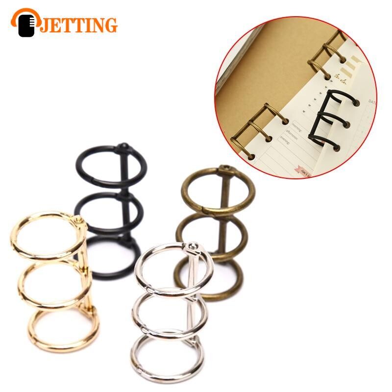 2 vnt metalinis laisvų lapų segtuvas 3 žiedai nešiojamojo kompiuterio albumui, iškarpų knygelės segtukai, metaliniai žiediniai segtuvai, kalendorius, apskritimas, raštinės reikmenys