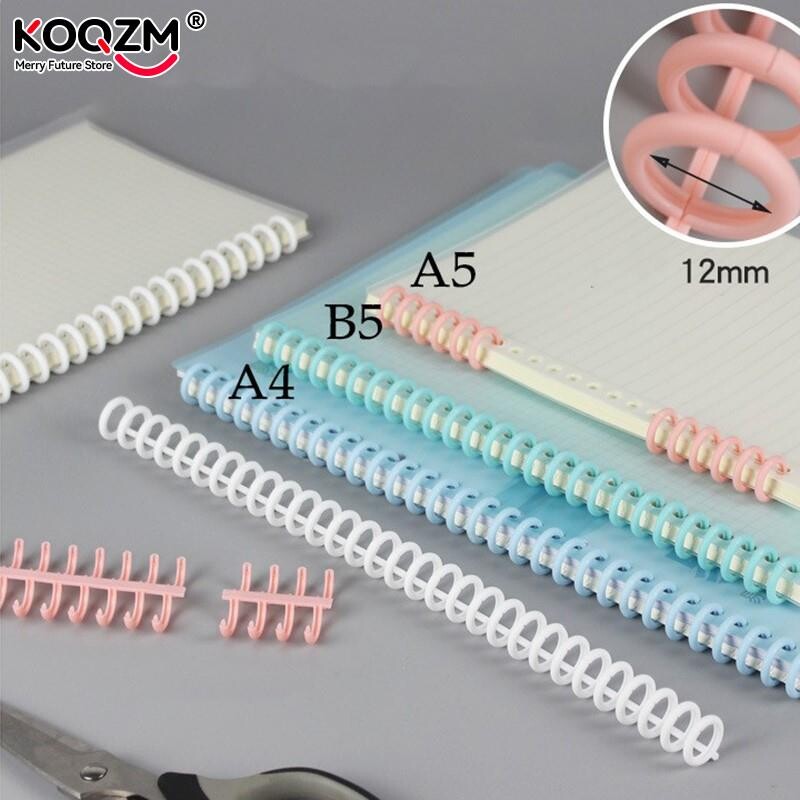 1 vnt. plastikiniai 30 skylių laisvų lapų segtuvai Žiediniai surišimo spygliai Šukos 85 lapų talpa popieriniam užrašų knygelės albumui „pasidaryk pats“