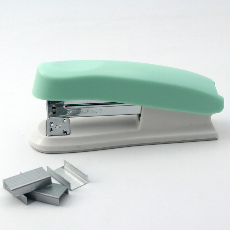 Capsator de birou de culoare macaron, elegant, drăguț, ușor de utilizat și durabil, potrivit pentru capse de 24 mm/26 mm, perfect pentru școală