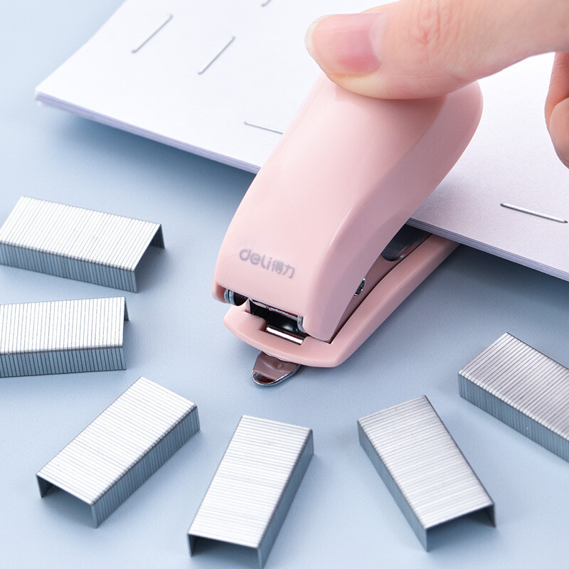 1 бр. Сладък мини телбод за макарони за студентски канцеларски материали Комбиниран комплект Удобен малък телбод и телбод за хартия за подвързване