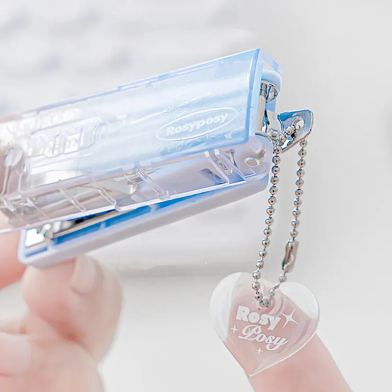 Mini armas klammerdaja Moodne läbipaistev gradientvärviline kirjatarvete klammerdaja koos rippuva kaasaskantava köitetööriistaga õpilaste tarvikud