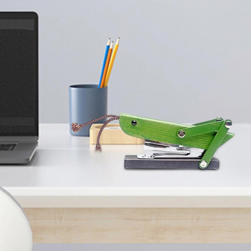 Ergonomska klamerica Ergonomska metalna klamerica s dizajnom skakavca Izdržljivo vezivo za uredski papir Slatka drvena radna površina
