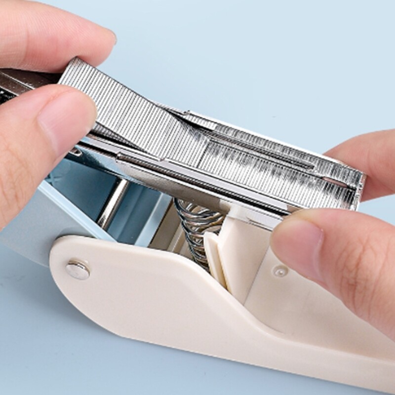 Lihtne kasutada kontori klammerdaja Kontoripaberi köitmistööriist brošüüri hinnakirja jaoks