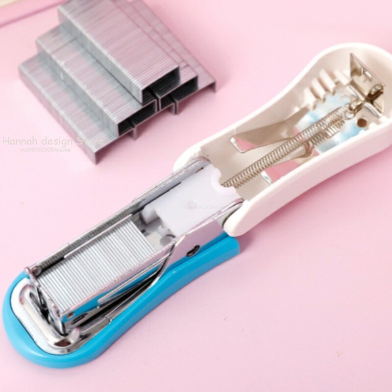 Mini multifilmide klammerdaja plastikust õpilaste kirjatarbed Kawaii klammerdaja minipaberköitja geomeetriline käsitsi klammerdaja kirjatarbed