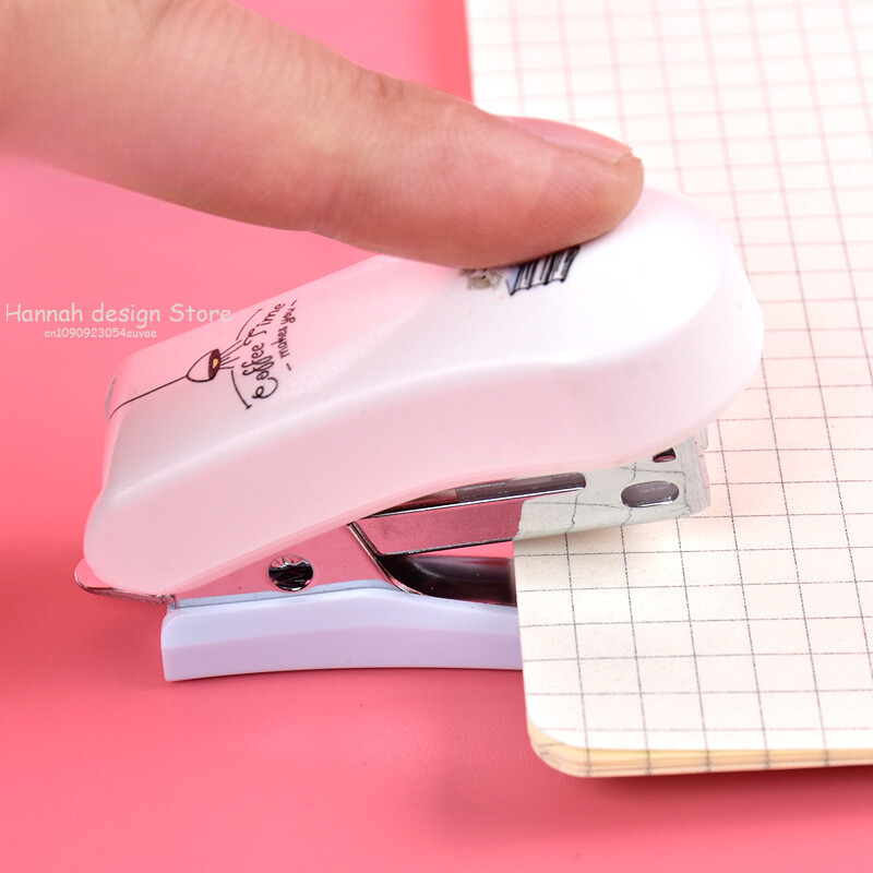 Mini multifilmide klammerdaja plastikust õpilaste kirjatarbed Kawaii klammerdaja minipaberköitja geomeetriline käsitsi klammerdaja kirjatarbed