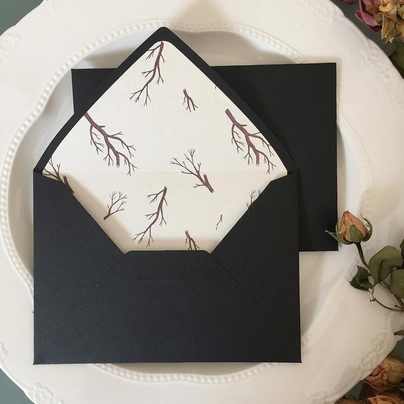 Plic retro Sigiliu triunghi Manevrabilitate meticuloasă Căptușit de culoare Plante Copaci Mini plic negru pentru petrecere