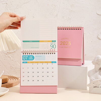 1 бр. 2025 Обикновен едноцветен настолен календар 2 размера Flip Stand Метален пръстен Подвързия с включени стикери Месечен календар