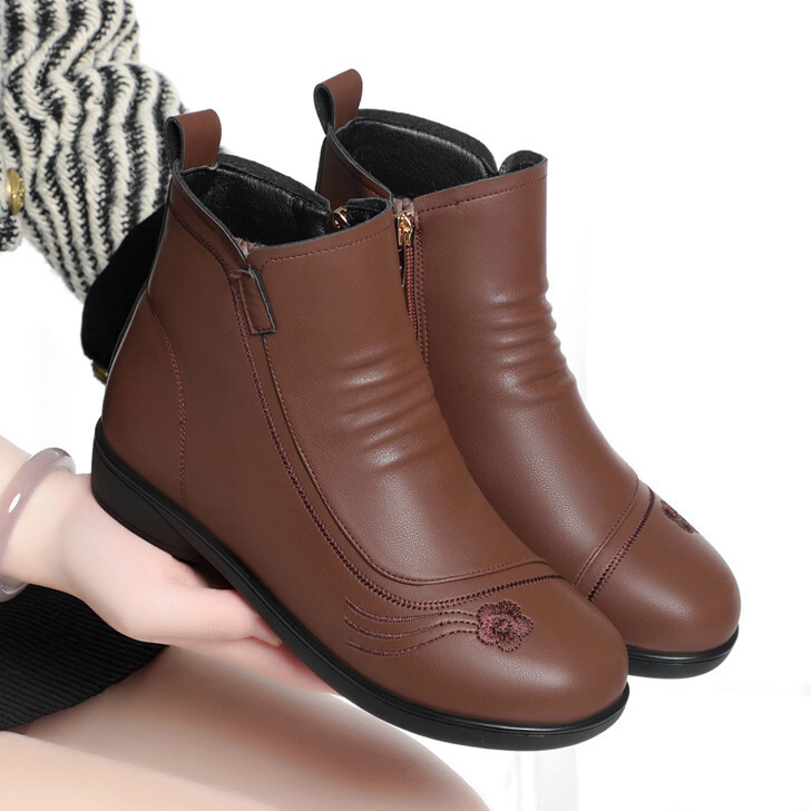 Mamine pamučne cipele jesen i zima novi stil baršunaste tople ravne kratke čizme kratke čizme na nisku petu protiv klizanja s mekanim potplatom udobne ženske čizme za srednje i starije osobe