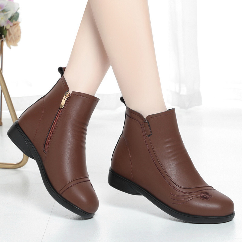 Mamine pamučne cipele jesen i zima novi stil baršunaste tople ravne kratke čizme kratke čizme na nisku petu protiv klizanja s mekanim potplatom udobne ženske čizme za srednje i starije osobe