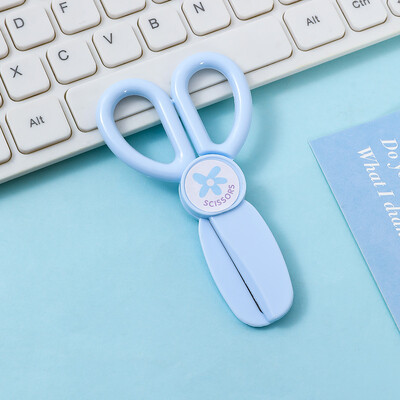 Käsitsi valmistatud käärid ei tee kätele haiget värvi ümmargune pea plastikust turvakäärid väikesed tööjõudu säästvad paberikäärid