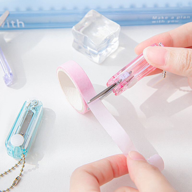 1PC Mini foarfece transparente, retractabile, pliante, portabile, foarfece pentru studenți, făcute manual pentru hârtie, foarfece mici de culoare bomboană