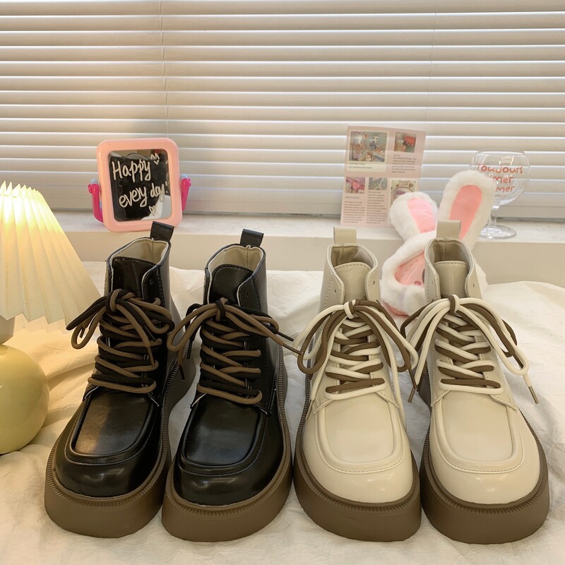 Martin saapad 2023 sügis-talvised ülerõivad ümmarguse ninaga ees nööriga high-end temperament nišš kesk sääreosa lühikesed saapad kerged luksuslikud naiste kingad