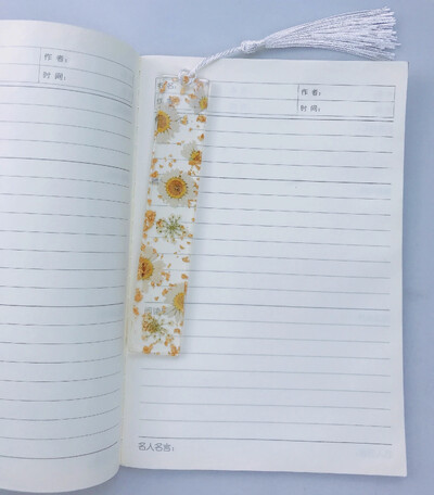 Kūrybinė žymė Skaitymo knygos ženklas Daisy džiovintų gėlių kutas Žymė Motinos dienos knygų mylėtojui Dovanų dervos žymė