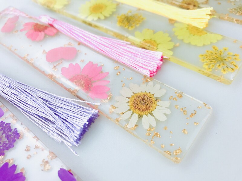 Kūrybinė žymė Skaitymo knygos ženklas Daisy džiovintų gėlių kutas Žymė Motinos dienos knygų mylėtojui Dovanų dervos žymė