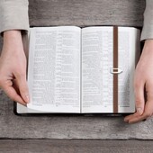 Отметка с мека найлонова каишка Практична метална показалка Еластични отметки Без отпечатък Инструмент за намиране на възли за четене за ефективно четене