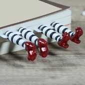 1PCS 3d Wicked Witch Bookmark Крака от ABS Witch Bookmark Ръчно изработени за любителите на книги Подаръци Канцеларски материали Офис Училищни пособия