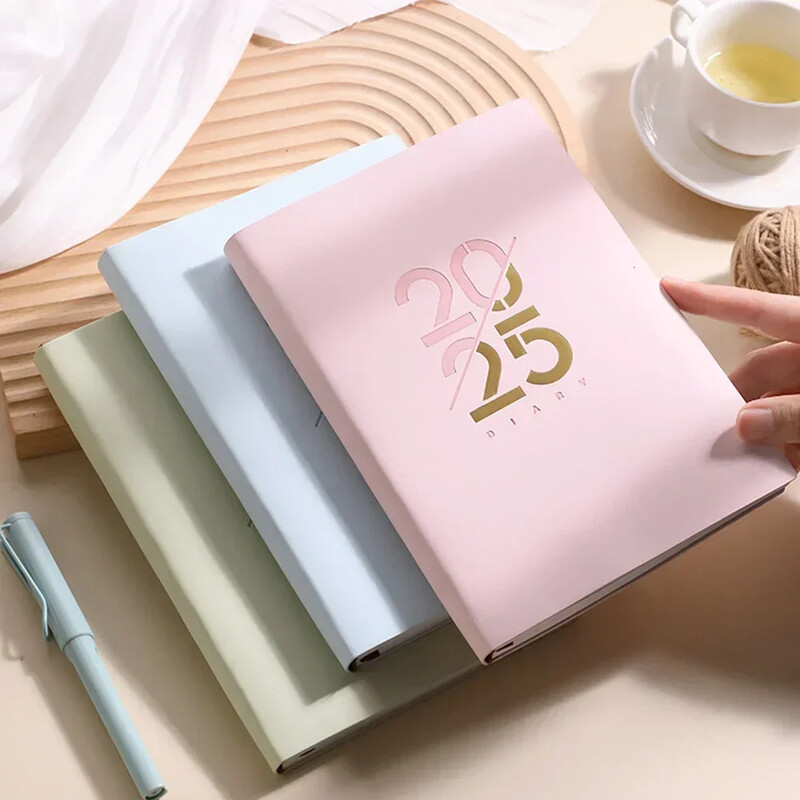 2025 m. Savaitės mėnesio planuotojas Užrašų knygelė A5 be data, spiralinė dienotvarkė Dienos studentų tvarkaraščiai Žurnalas Raštinės reikmenys Biuro reikmenys