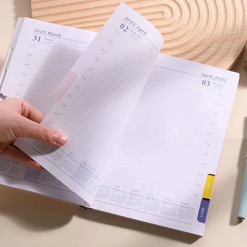 2025 m. Savaitės mėnesio planuotojas Užrašų knygelė A5 be data, spiralinė dienotvarkė Dienos studentų tvarkaraščiai Žurnalas Raštinės reikmenys Biuro reikmenys