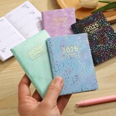 Nou 2025 A7 Agenda Book Mini Laser Daily Planner Caiet de buzunar Lista de activități Blocnotes în engleză cu calendar Rechizite de birou școlare