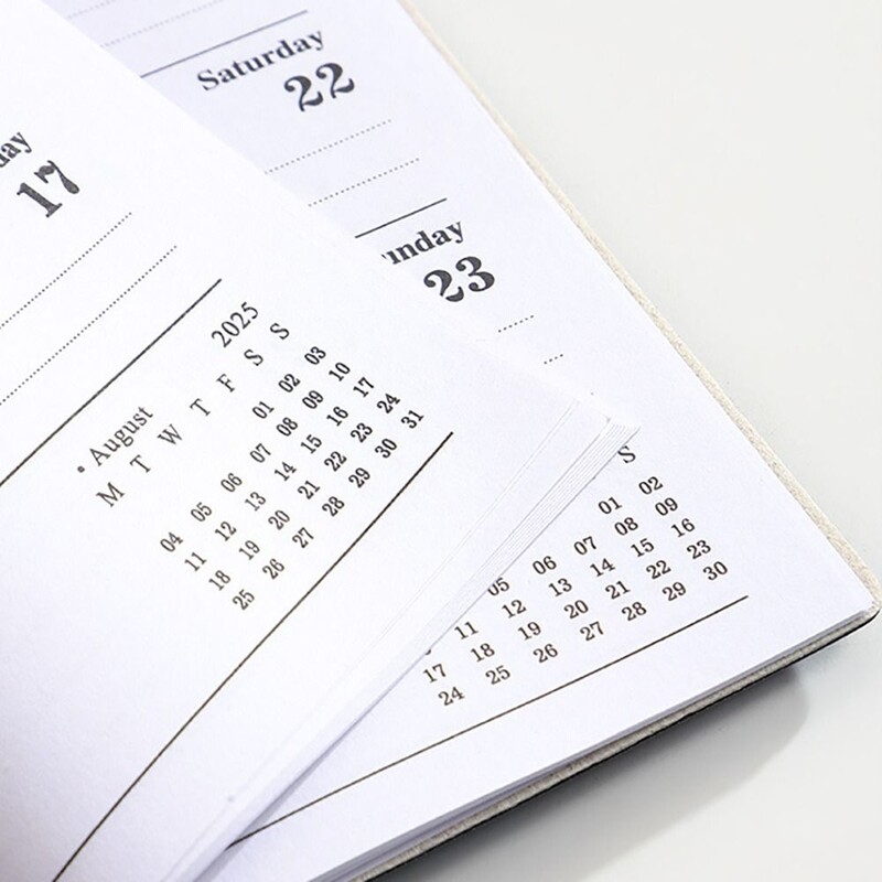 Nou 2025 A7 Agenda Book Mini Laser Daily Planner Caiet de buzunar Lista de activități Blocnotes în engleză cu calendar Rechizite de birou școlare