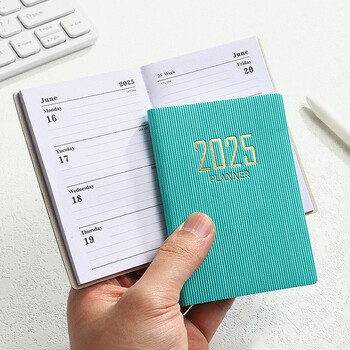 365-Day 2025 Portable A7 Pocket Planner Pu Cover Ημερήσιο Εβδομαδιαίο Πρόγραμμα Ημερολόγιο Ημερολόγιο Ημερολόγιο Σχολικών προμηθειών γραφείου