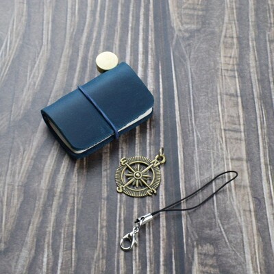 Slatka mala bilježnica od goveđe kože, putna knjižica za crtanje, stenografska knjiga s kopčom i visećim privjeskom, prijenosni rokovnik