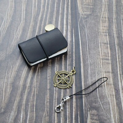 Slatka mala bilježnica od goveđe kože, putna knjižica za crtanje, stenografska knjiga s kopčom i visećim privjeskom, prijenosni rokovnik