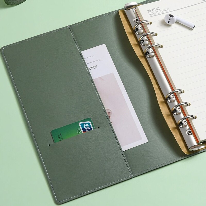 PU ādas A5/A6 iesiešanas piezīmjdatora vāciņš, atkārtoti uzpildāms 6 gredzenu stiprinājuma žurnāla dienas kārtības plānotāja vāks ar pildspalvas cilpu makarona krāsā
