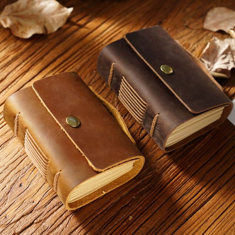 Ar rokām darināts govs ādas vāks Skiču grāmatiņa Vintage rakstīšanas DIY dienasgrāmata Piezīmju grāmatiņa Ādas Ceļotāju piezīmju grāmatiņas Grafiti