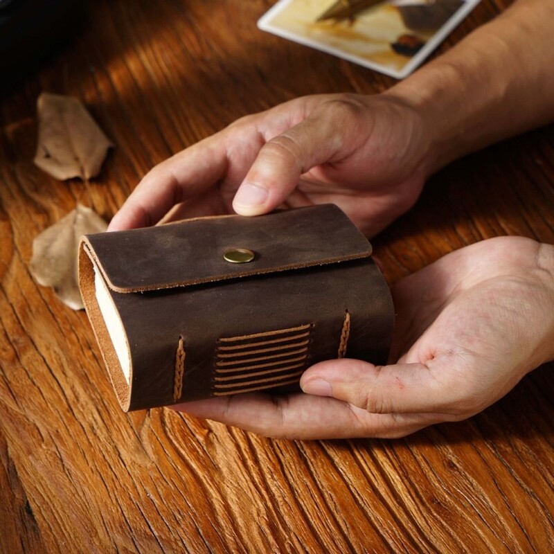 Ar rokām darināts govs ādas vāks Skiču grāmatiņa Vintage rakstīšanas DIY dienasgrāmata Piezīmju grāmatiņa Ādas Ceļotāju piezīmju grāmatiņas Grafiti