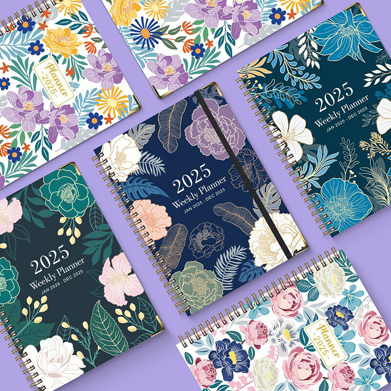 2025. gada plānotāja piezīmju grāmatiņa Ikdienas uzdevumu saraksts Darba kārtības plānotājs Pārnēsājams piezīmjdators Dienas plānotājs Piezīmju grāmatiņa Studentu grafiki Piezīmju grāmatiņa