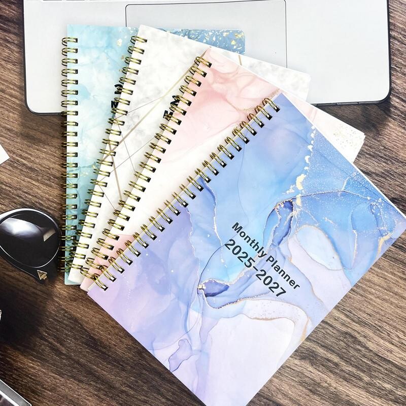 Gada plānotājs 2025.–2027. gadam 3 gadu mēneša plānotājs Kalendāra plānotājs Ikdienas piezīmju grāmatiņas plānotājs 2025.–2027. gada ikdienas aktivitāšu organizētājs