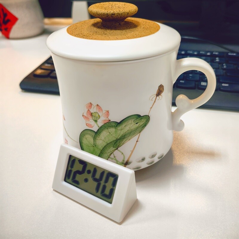 LR1130 Mini ceas de birou alimentat cu baterii Data Afișare oră 12 ore Ceas LCD de masă electronic portabil pentru dormitor mașină de călătorie