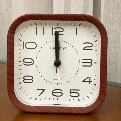 Творчески минималистичен голям цифров аларма за студентско общежитие Настолен плот за възрастни и деца, нощно шкафче, часовник на седалката