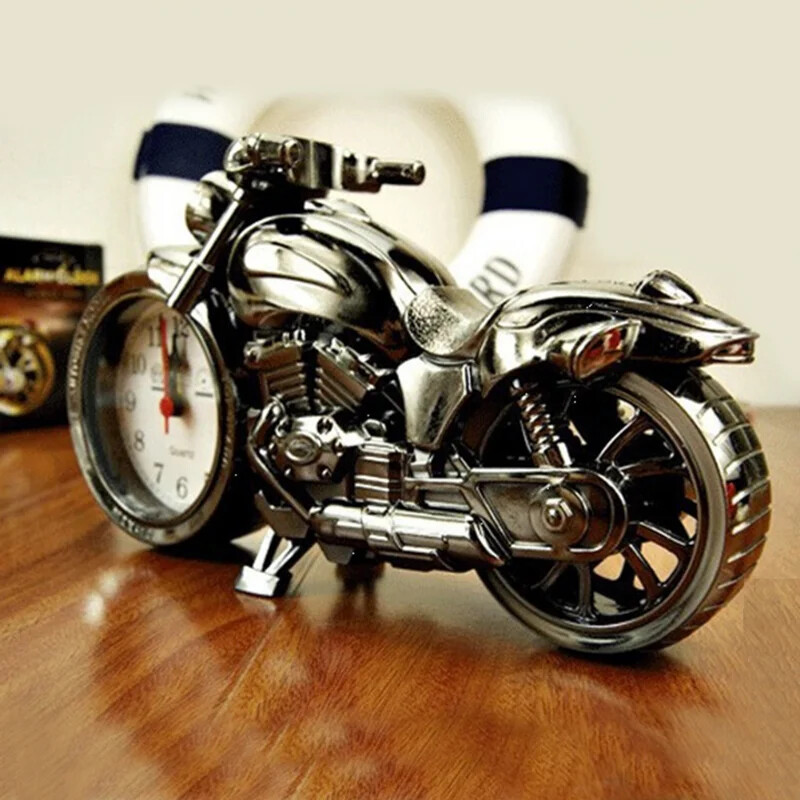 Страхотен модел будилник Моден ретро будилник Персонализиран настолен орнамент Кварцов часовник Персонален подарък Приятели