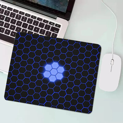 Аниме Hexagonal Honeycomb Mouse Pad Аксесоари за игри Gabinete PC Gamer Компютърна клавиатура Подложка за бюро Гумена лаптоп Малка подложка за мишка