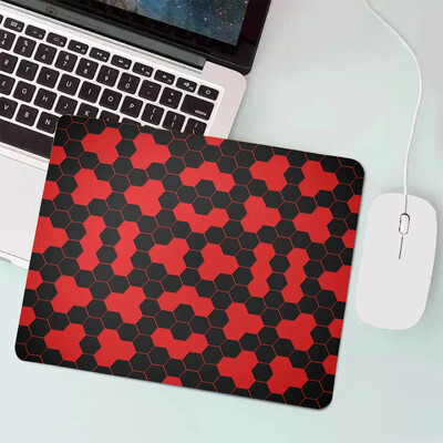 Аниме Hexagonal Honeycomb Mouse Pad Аксесоари за игри Gabinete PC Gamer Компютърна клавиатура Подложка за бюро Гумена лаптоп Малка подложка за мишка