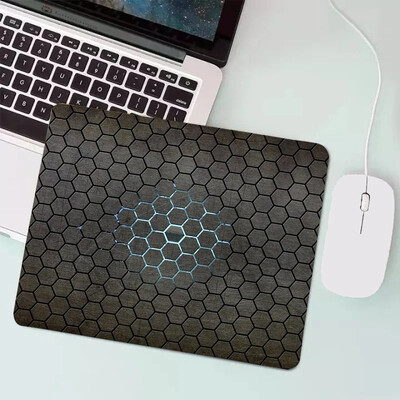 Аниме Hexagonal Honeycomb Mouse Pad Аксесоари за игри Gabinete PC Gamer Компютърна клавиатура Подложка за бюро Гумена лаптоп Малка подложка за мишка