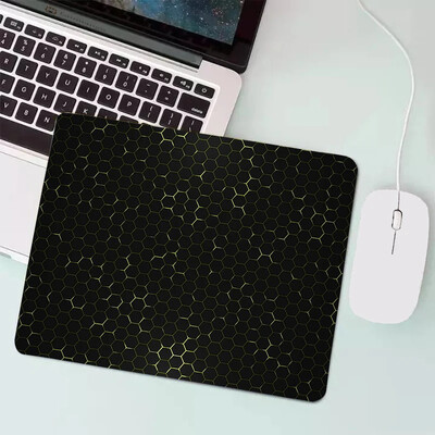 Аниме Hexagonal Honeycomb Mouse Pad Аксесоари за игри Gabinete PC Gamer Компютърна клавиатура Подложка за бюро Гумена лаптоп Малка подложка за мишка
