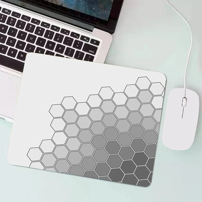 Аниме Hexagonal Honeycomb Mouse Pad Аксесоари за игри Gabinete PC Gamer Компютърна клавиатура Подложка за бюро Гумена лаптоп Малка подложка за мишка