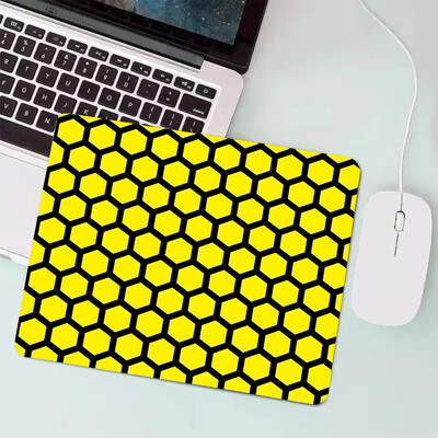 Аниме Hexagonal Honeycomb Mouse Pad Аксесоари за игри Gabinete PC Gamer Компютърна клавиатура Подложка за бюро Гумена лаптоп Малка подложка за мишка