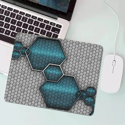 Аниме Hexagonal Honeycomb Mouse Pad Аксесоари за игри Gabinete PC Gamer Компютърна клавиатура Подложка за бюро Гумена лаптоп Малка подложка за мишка