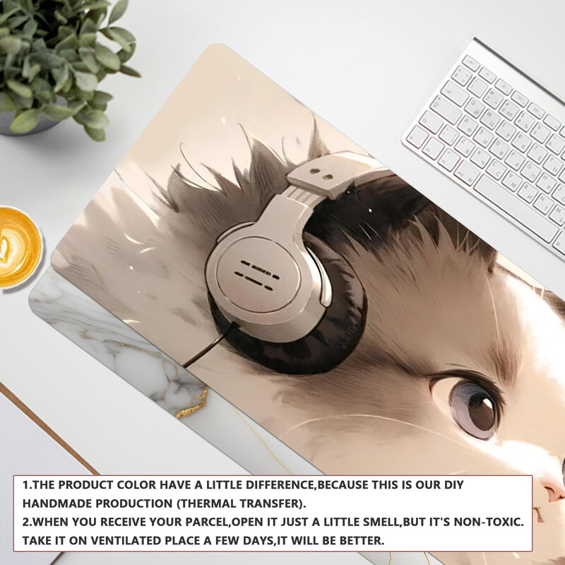 Cat`s Groove: Mouse Pad elegant cu o pisică la șold și ilustrație pentru căști