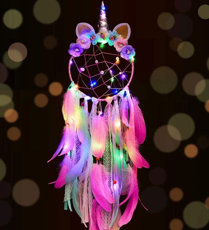 Captorul de vise cu unicorn Lumină cu LED Clopoței de vânt Agățat cu pene Captatoare de vise Agățătoare pentru dormitor Decorare Captorul de vise cu unicorn