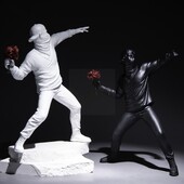 Μοντέρνα Τέχνη Ρητίνη Banksy Sculptures Flower Thrower Άγαλμα Γραφείο σπιτιού Bomber Διακόσμηση Αξεσουάρ Στολίδια Συλλεκτικό X5M6
