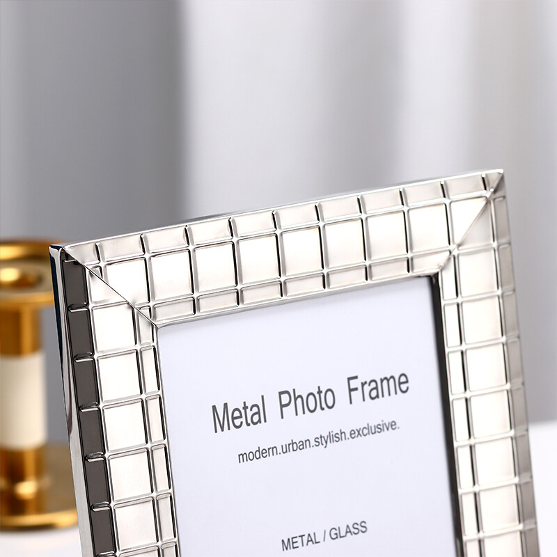 Ezüstözött fém fotókijelző állvány, egyszerű stílus, asztali állvány, luxus, MPF012