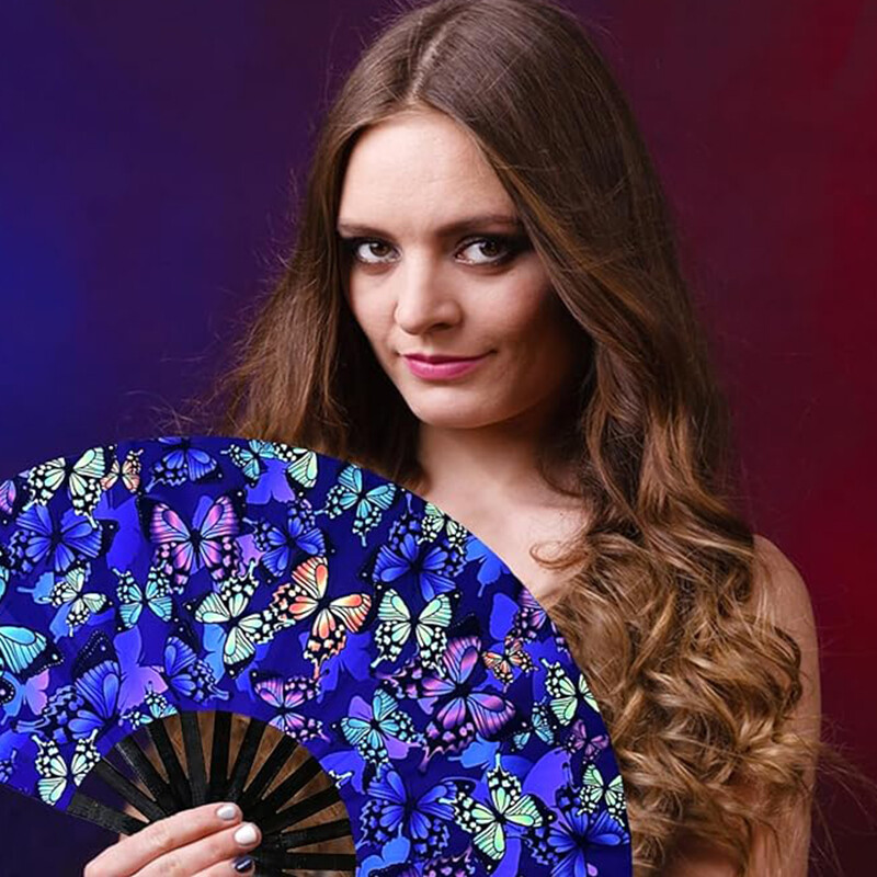 Un fluture colorat evantai mare pliabil de mână pentru carnavalul carnavalului