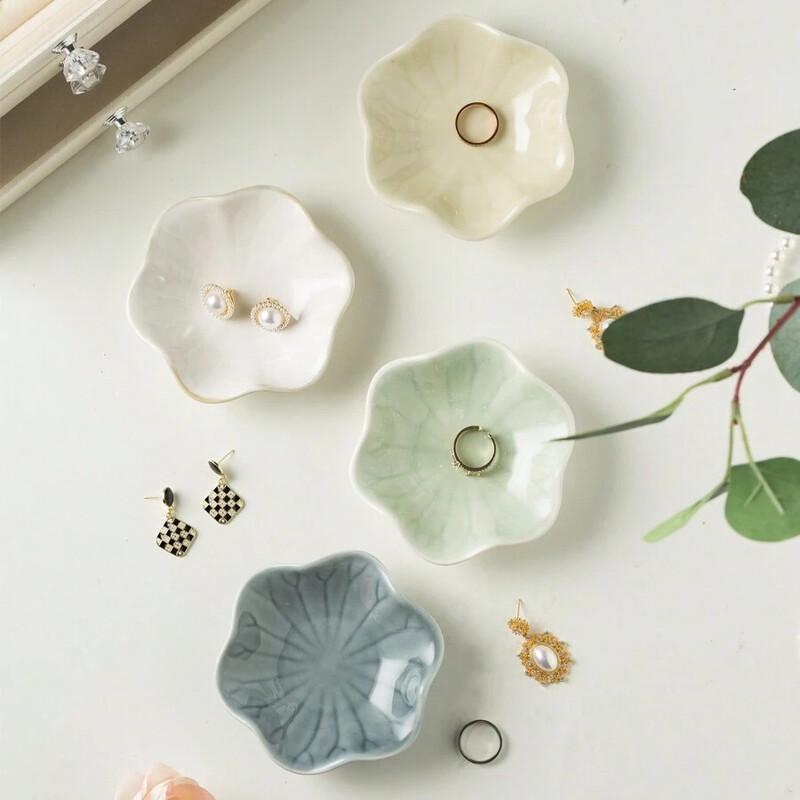 Tavă de bijuterii din ceramică rafinată Colier elegant în formă de frunze de lotus Vasă de depozitare pentru inele Organizator de cercei în stil nordic pentru femei
