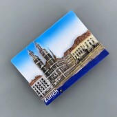 Най-големият град в Швейцария, Цюрих, туристическа възпоменателна творческа триизмерна украса с изглед към улицата, придружена от сувенири