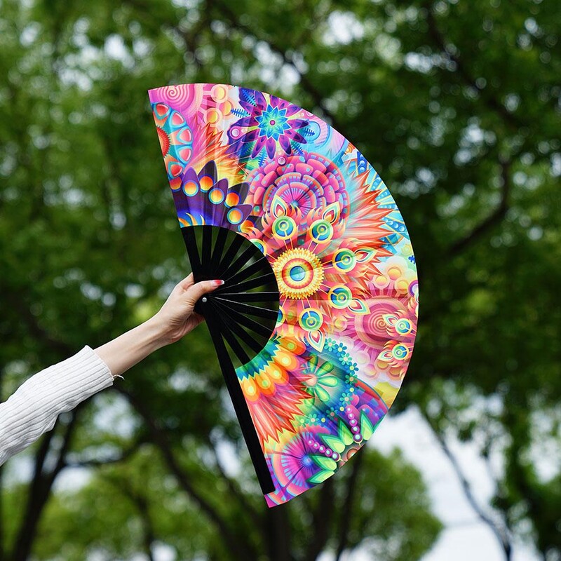 33 см голям сгъваем ръчен рейв вентилатор Chinease/Japanese Gifts Fan Dance Music Colorful Fan Festival Fan Gradient Reflective Fold